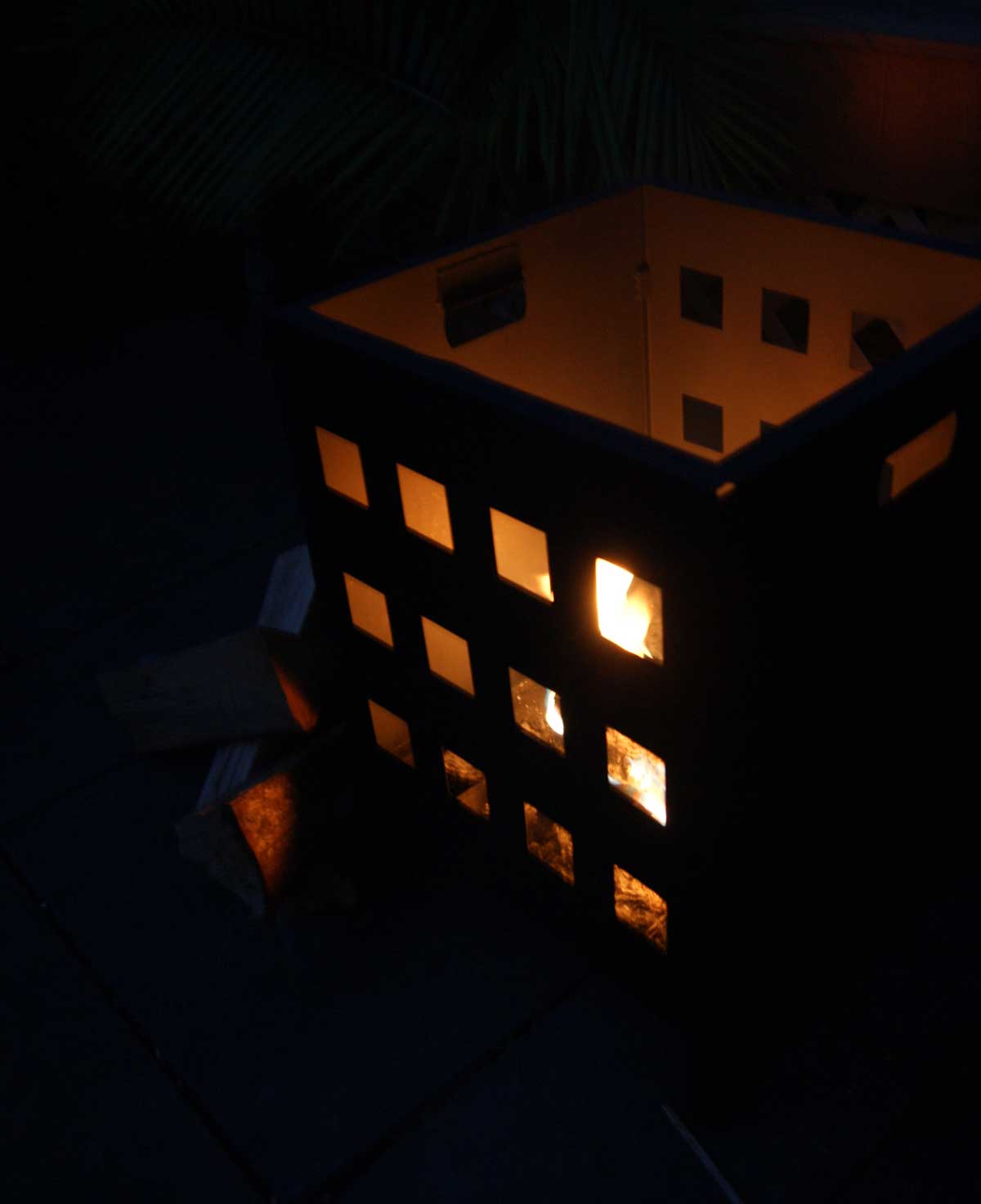 On-the-Go Fire Basket, Fireplace - Yardify.com