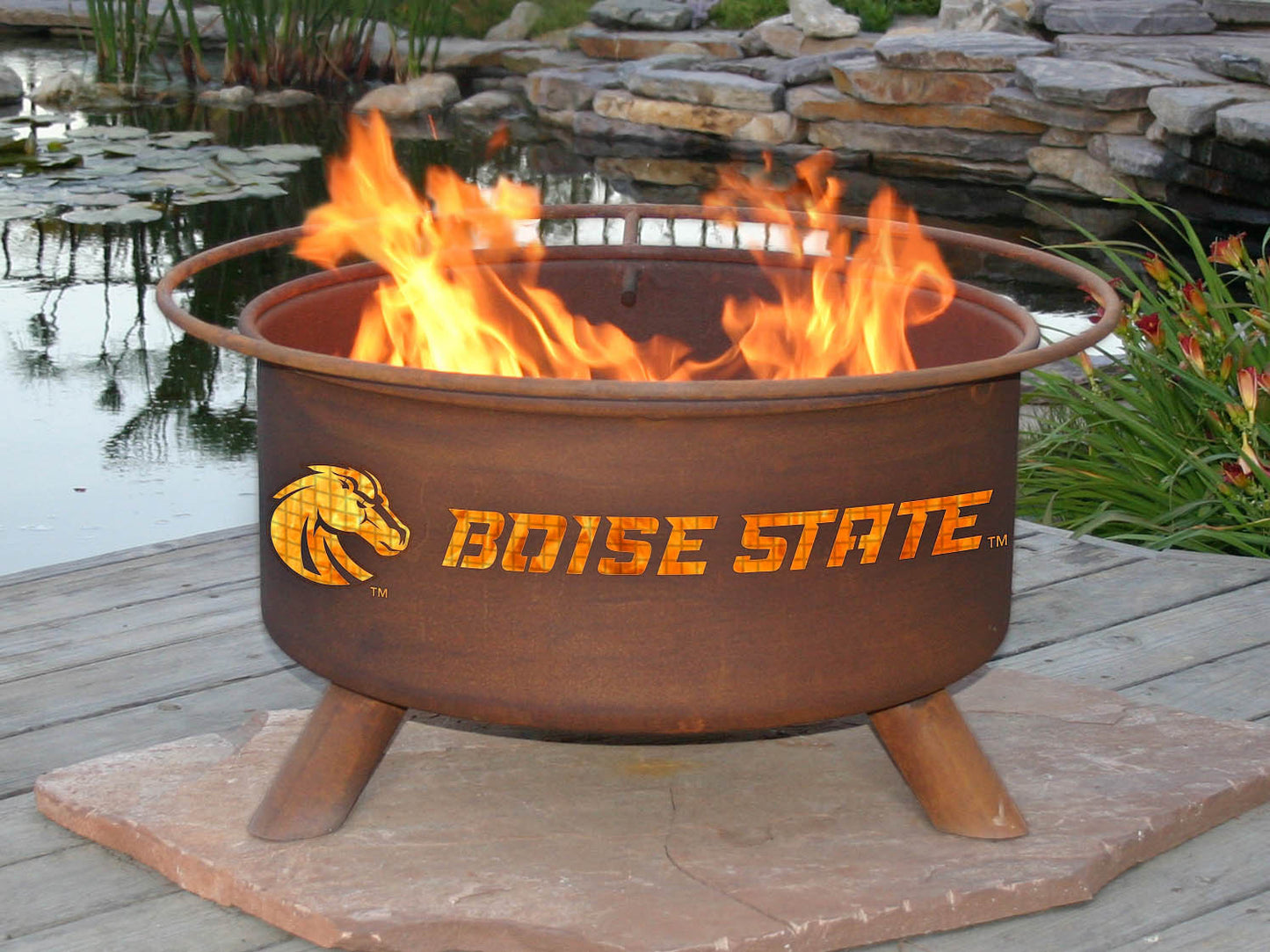 Collegiate Boise State University Logo Wood and Charcoal Steel Fire Pit, Fireplace - Yardify.com